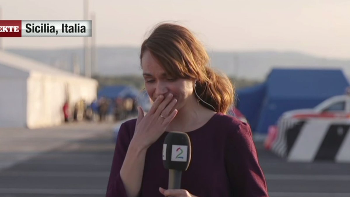 Reportern bryter ut i tårar.